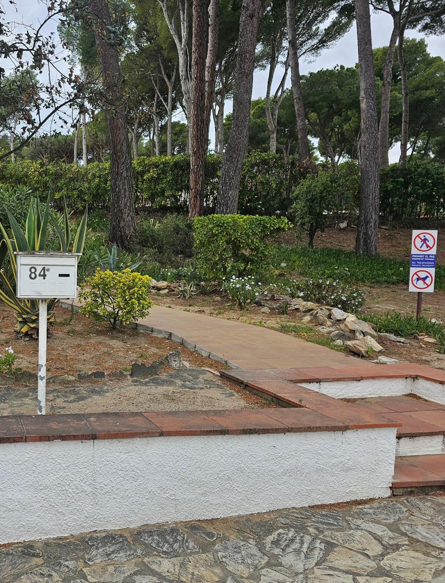 ז'ירונה Dormitorio Standar Cerca De La Playa מראה חיצוני תמונה